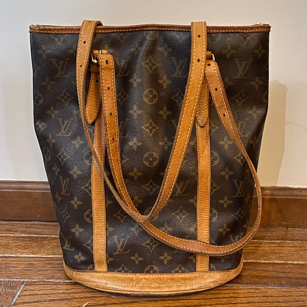 Authentic Louis Vuitton Bucket GM Bag